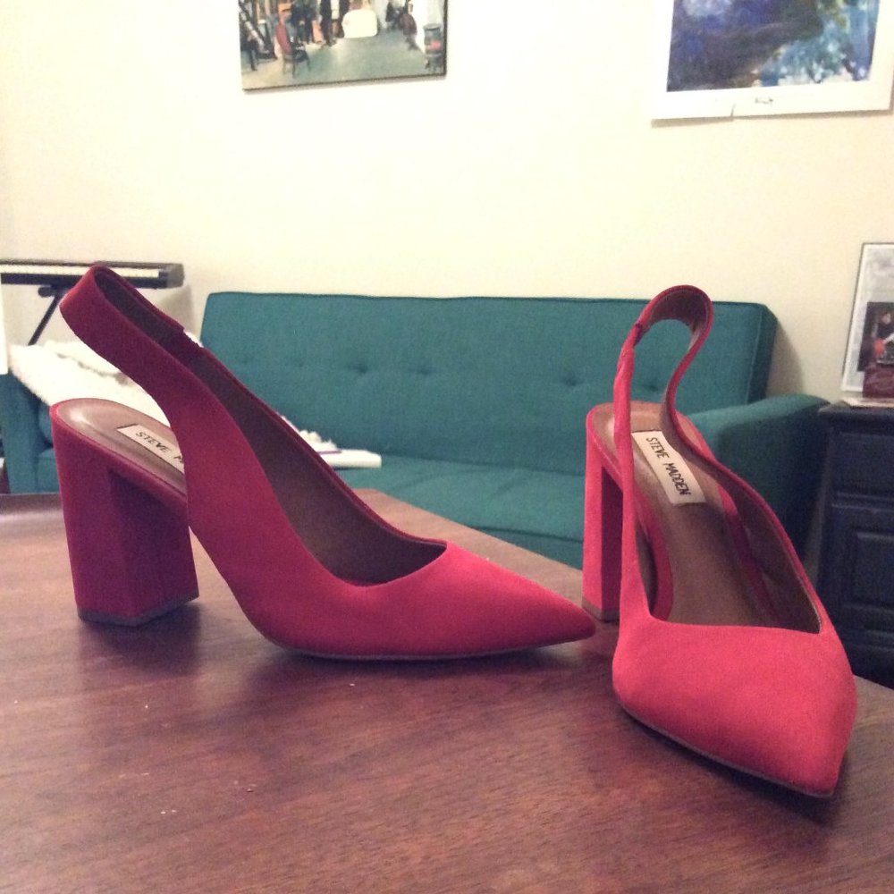 Steve Madden Dove Red Sling-back Pointed Toe Pumps